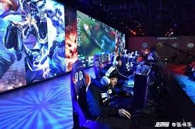 日本职棒：读卖巨人队强打冈本和真在 2025 赛季击出个人第 300 支本垒打